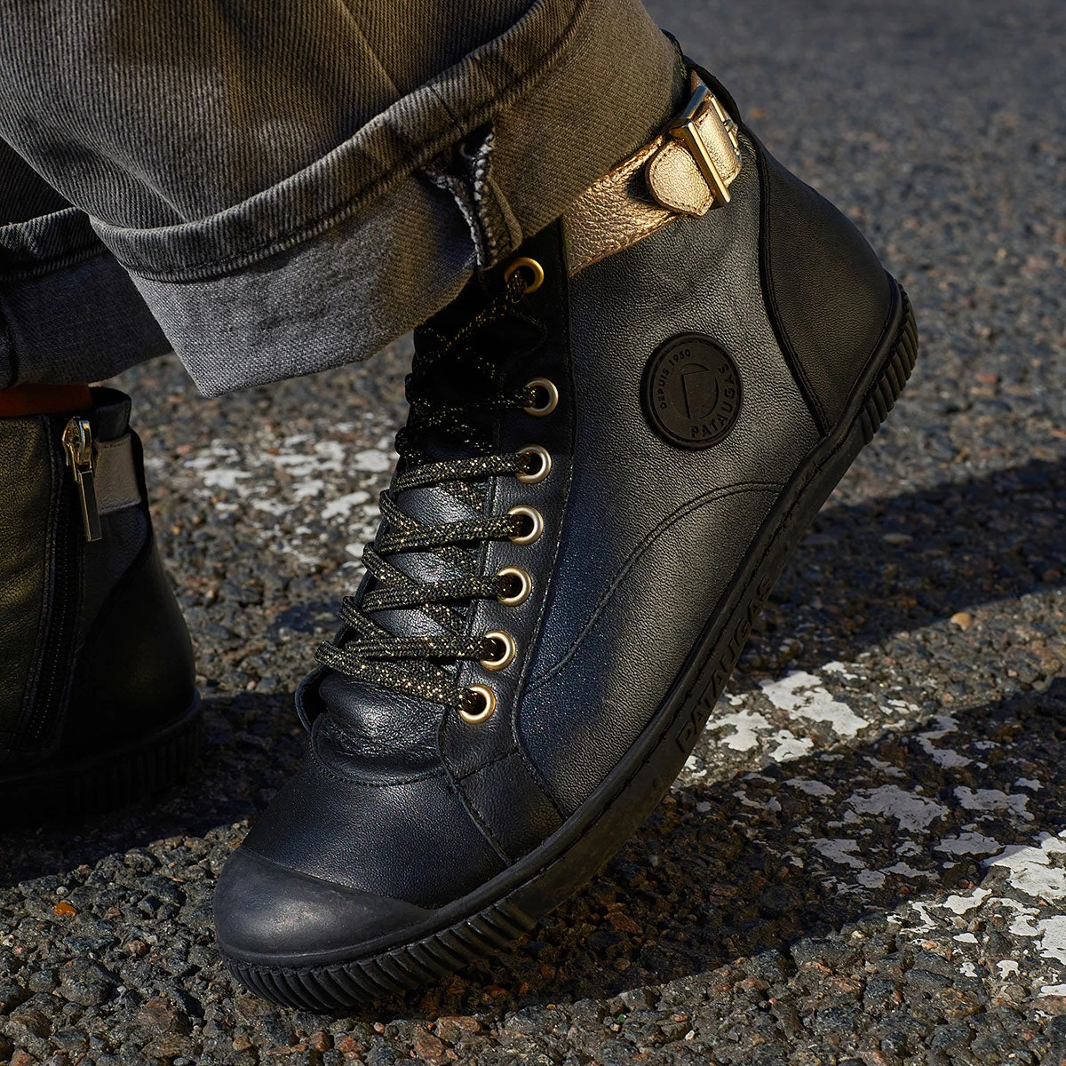 Pataugas BANJOU LATSA/MIX F4H NOIR/DORÉ 5 Pataugas BANJOU LATSA/MIX F4H NOIR/DORÉ – Image 3